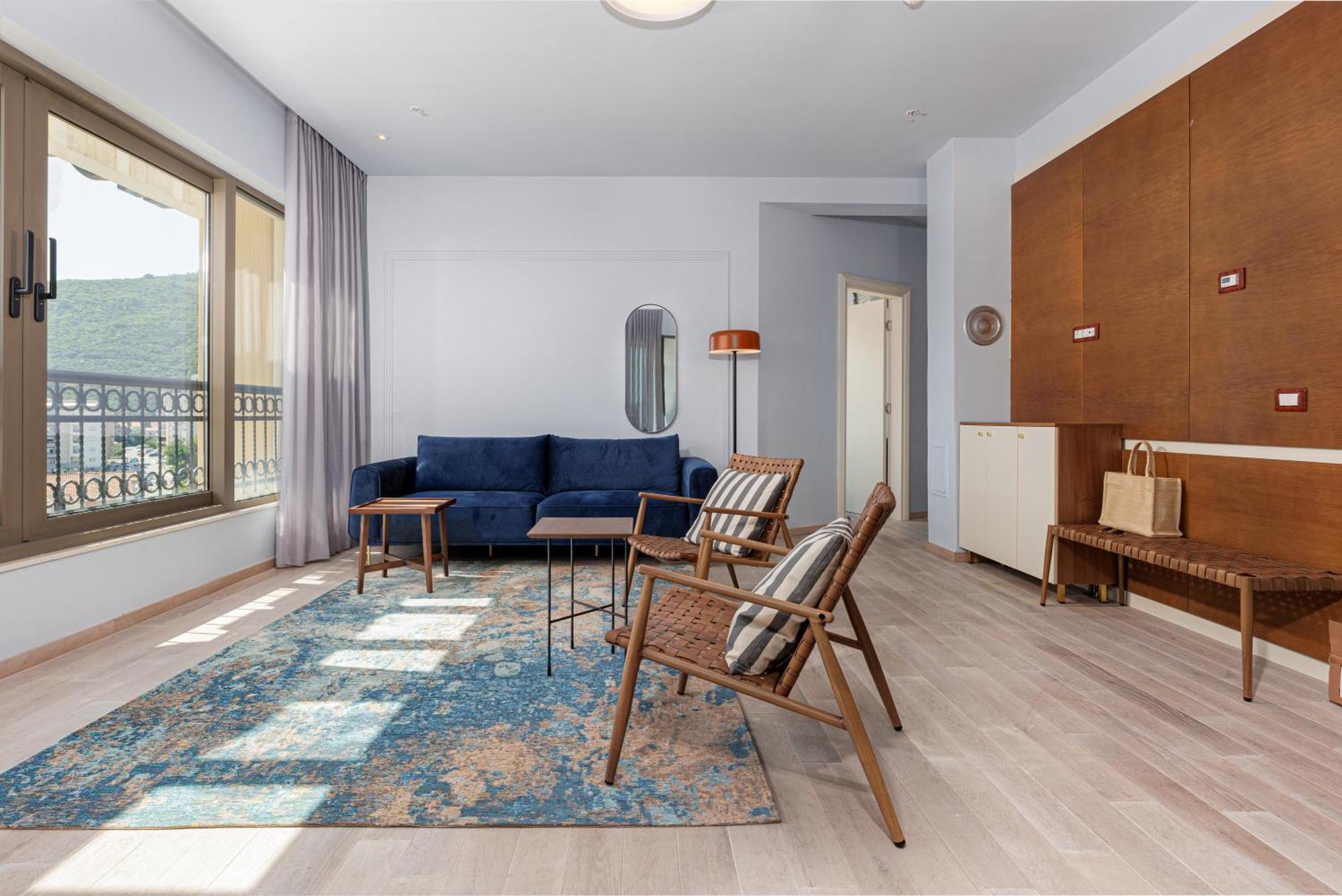 Kadmo By Aycon Hotel